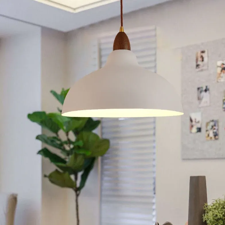 Skandinavische Pendelleuchte aus Metall fürs Esszimmer