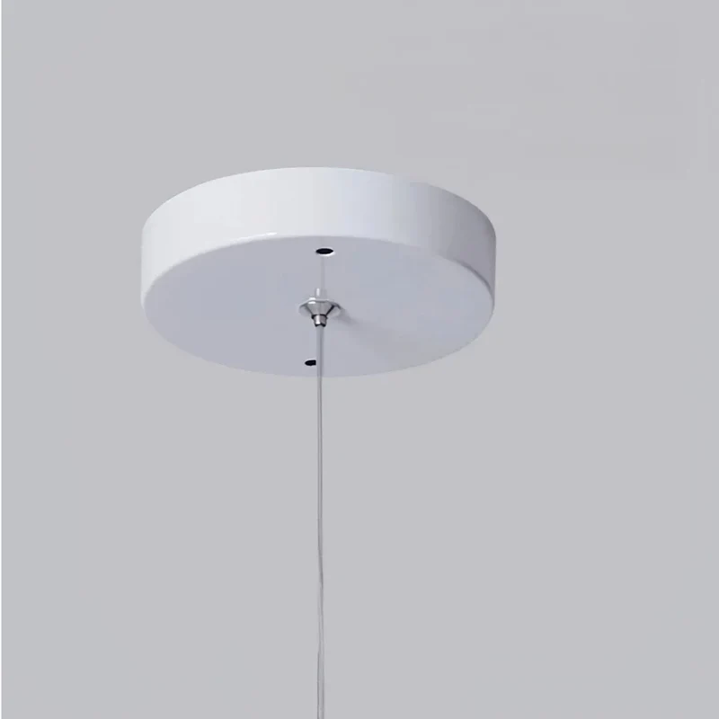 Skandinavische LED-Pendelleuchte aus Holz in Ringform für das Esszimmer