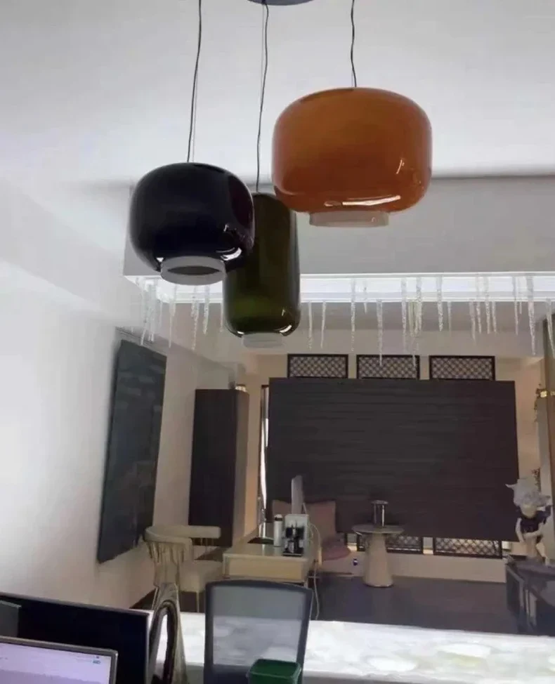 Bunte Glas-Pendelleuchte für Esszimmer und Schlafzimmer – Chromélia