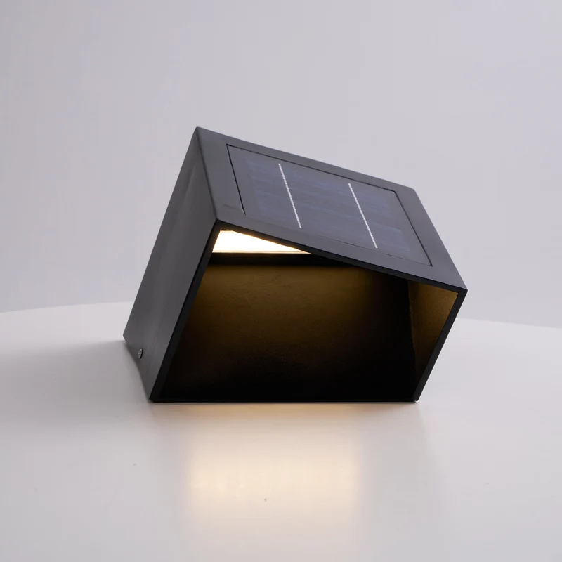 Kompakte Solar-Außenlampe für den Garten – Soléclat