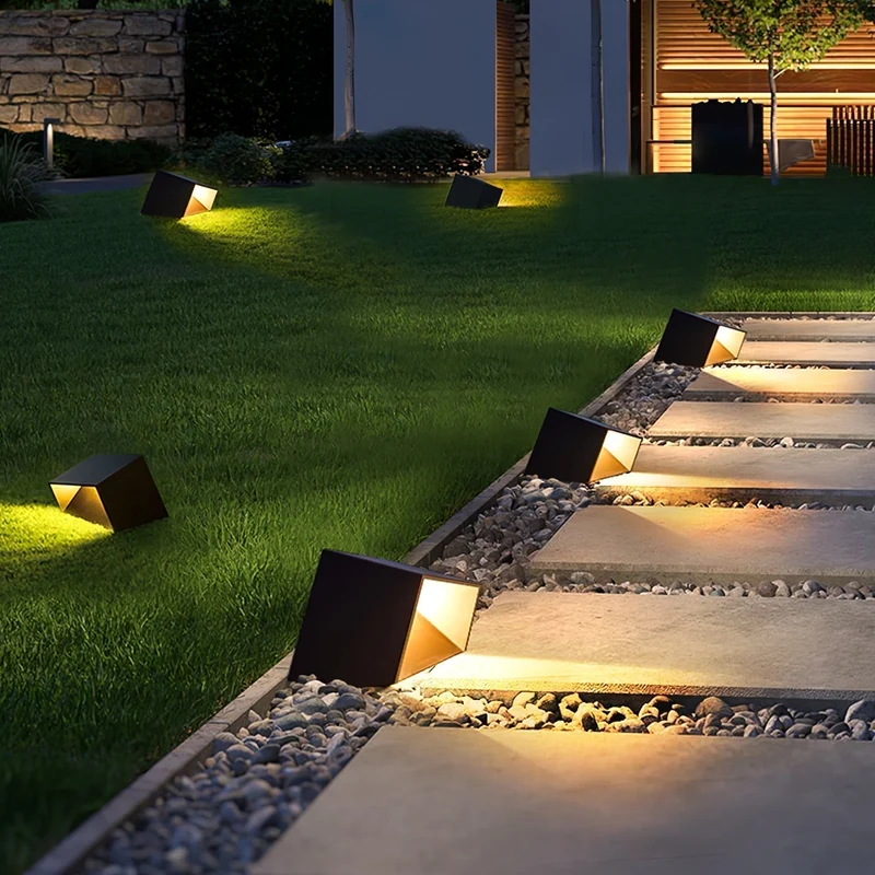 Kompakte Solar-Außenlampe für den Garten – Soléclat