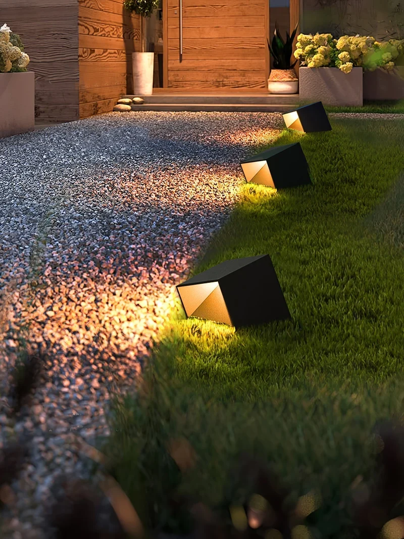 Kompakte Solar-Außenlampe für den Garten – Soléclat