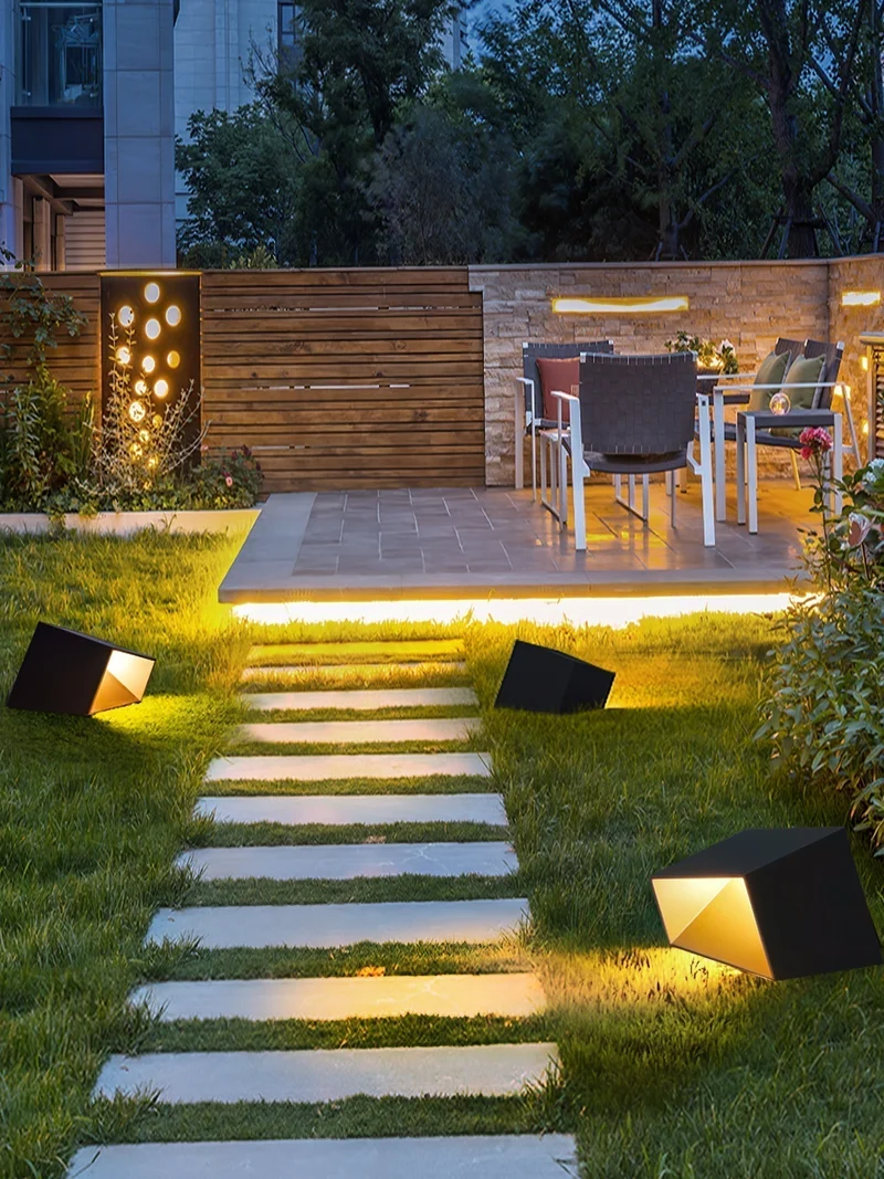 Kompakte Solar-Außenlampe für den Garten – Soléclat