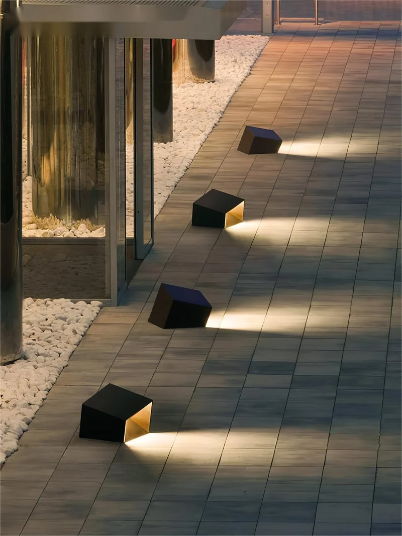Kompakte Solar-Außenlampe für den Garten – Soléclat