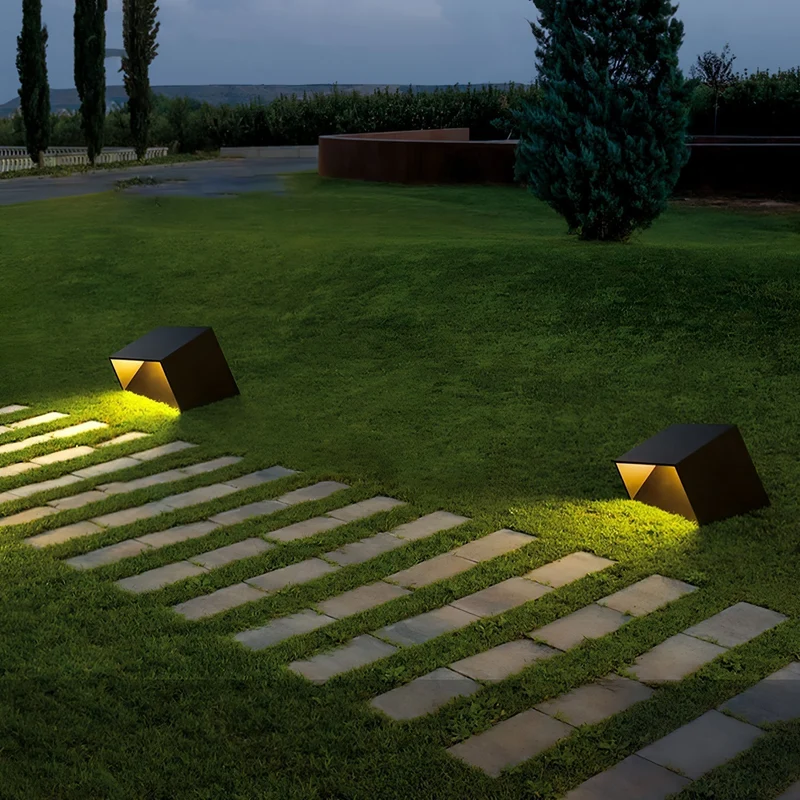 Kompakte Solar-Außenlampe für den Garten – Soléclat