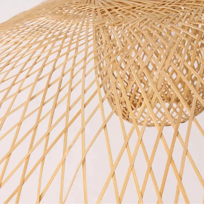 Japanische Rattan-Hängeleuchte in Hutform für das Esszimmer