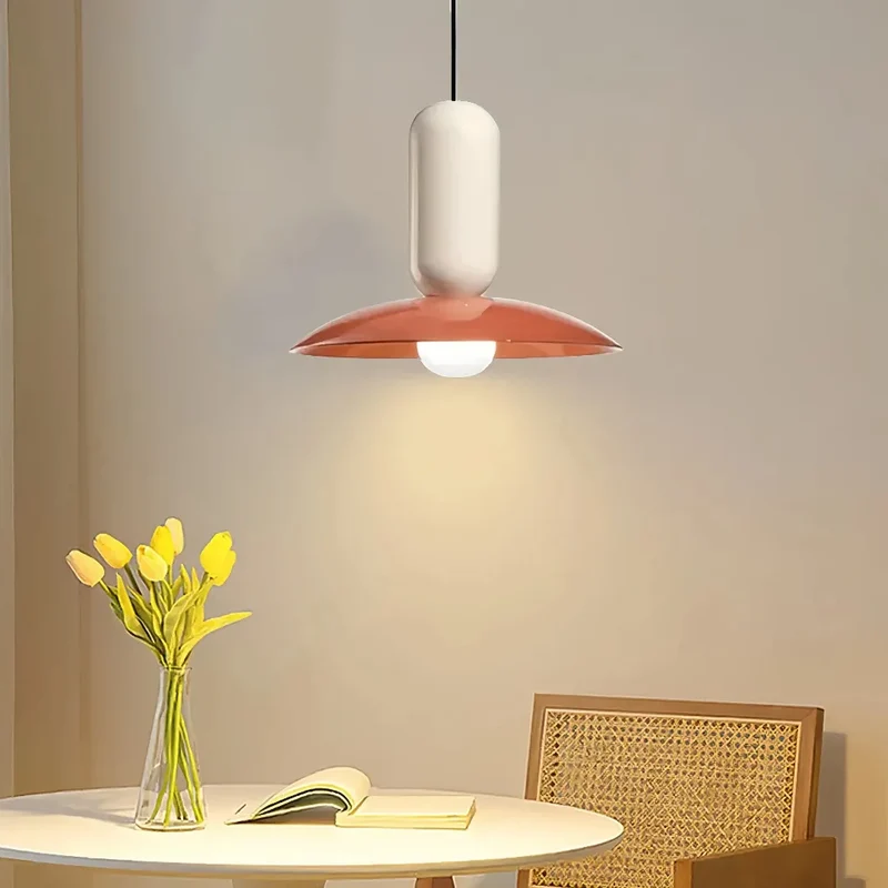 Nordische Pendelleuchte im Macaron-Stil aus Metall für das Esszimmer