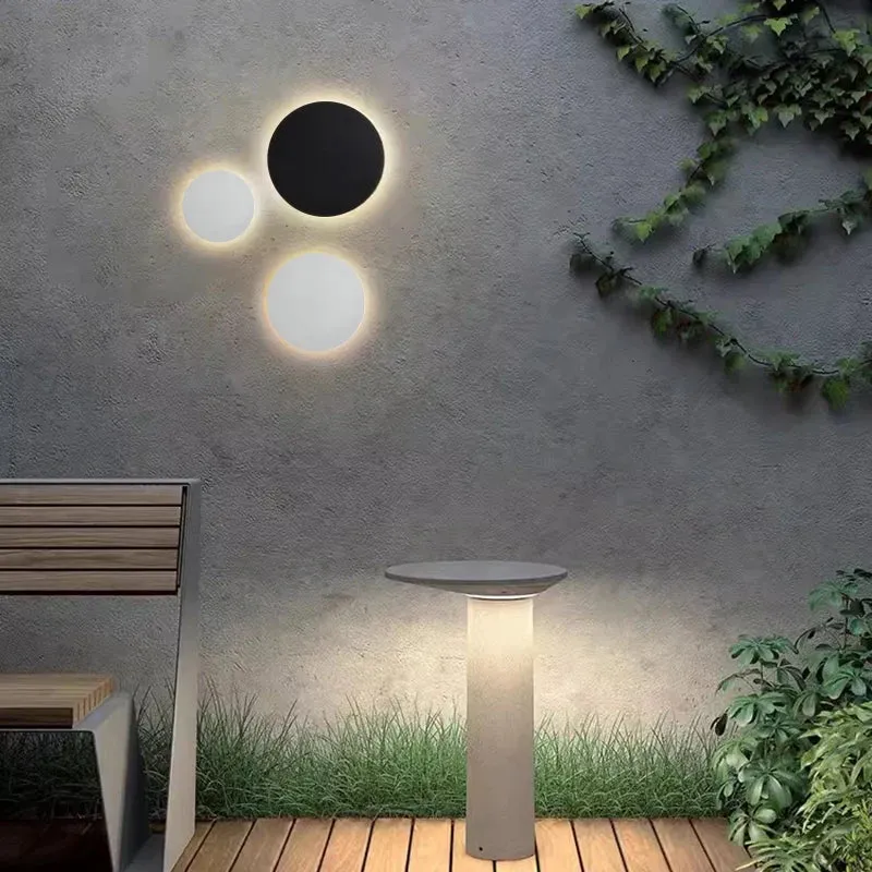 Minimalistische, wasserdichte Außenwandleuchte, modernes Design – Néptia