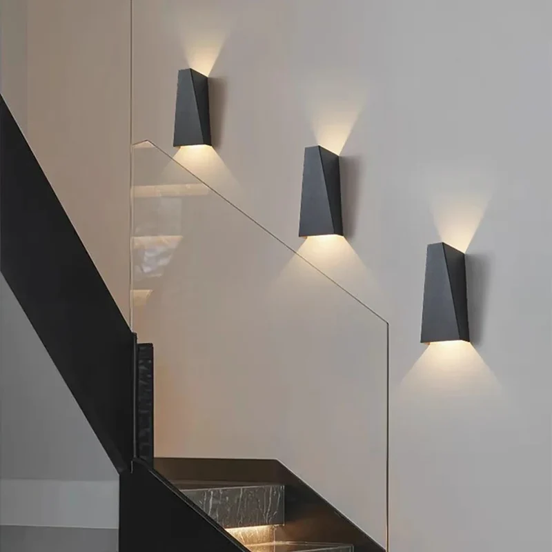 LED Up-Down-Wandleuchte für Innen und Außen – Gifraga