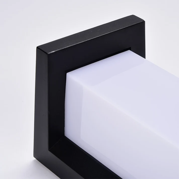 Außenwandleuchte aus schwarzem Metall und weißem Glas – Novalise
