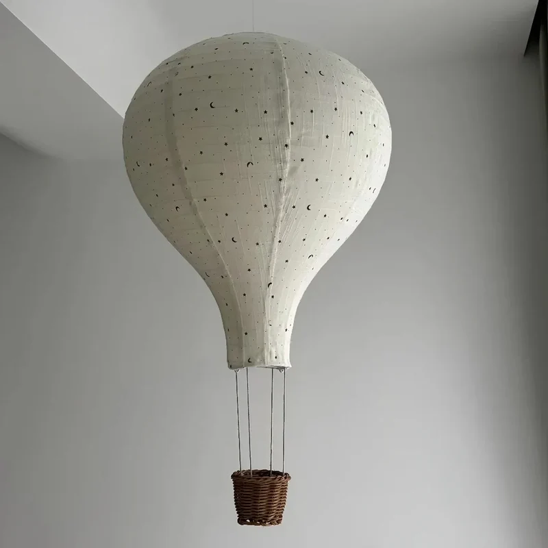 Boho Pendelleuchte fürs Kinderzimmer aus Stoff im Heißluftballon-Design