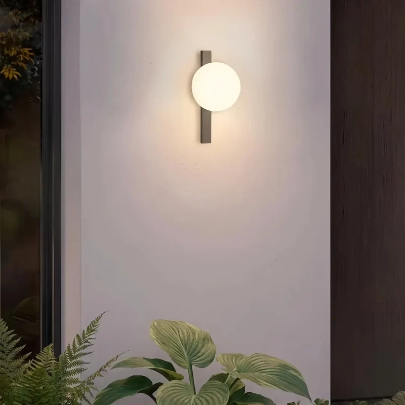 Moderne Außenwandleuchte in Kugelform IP65