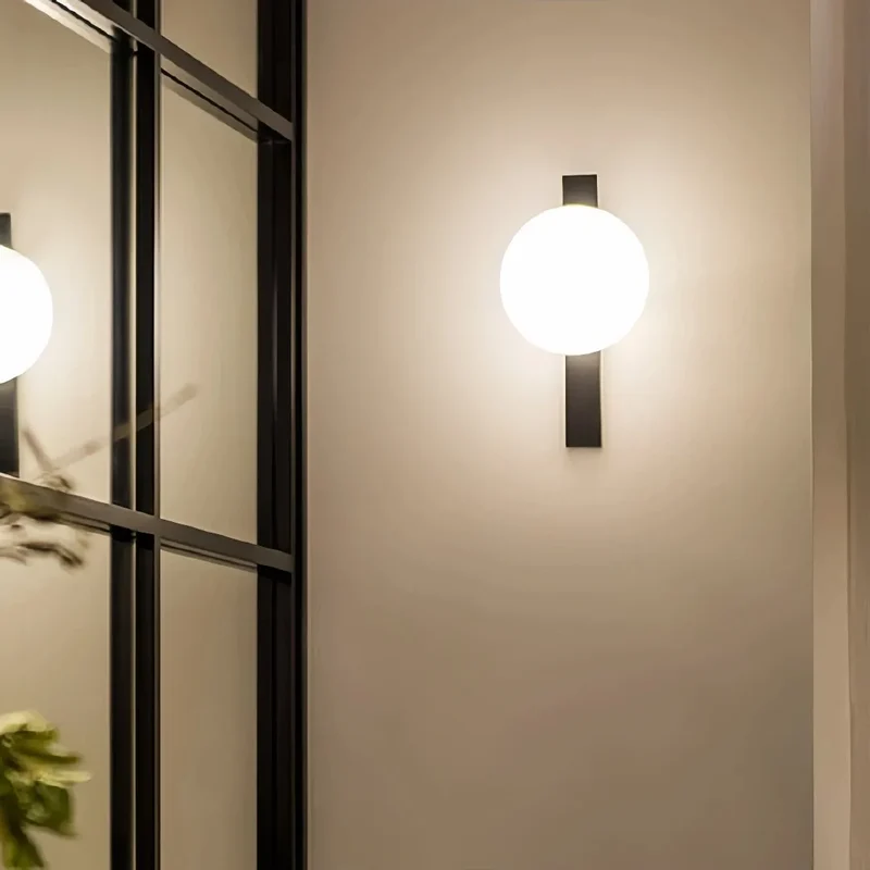 Moderne Außenwandleuchte in Kugelform IP65