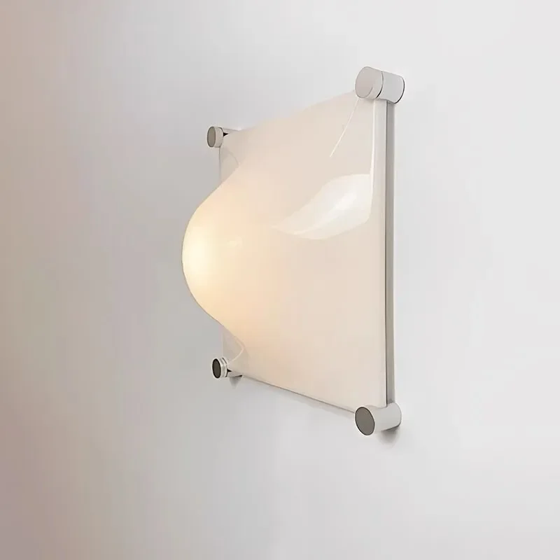 Weiße Acryl-Wandleuchte für Schlafzimmer – Belisara