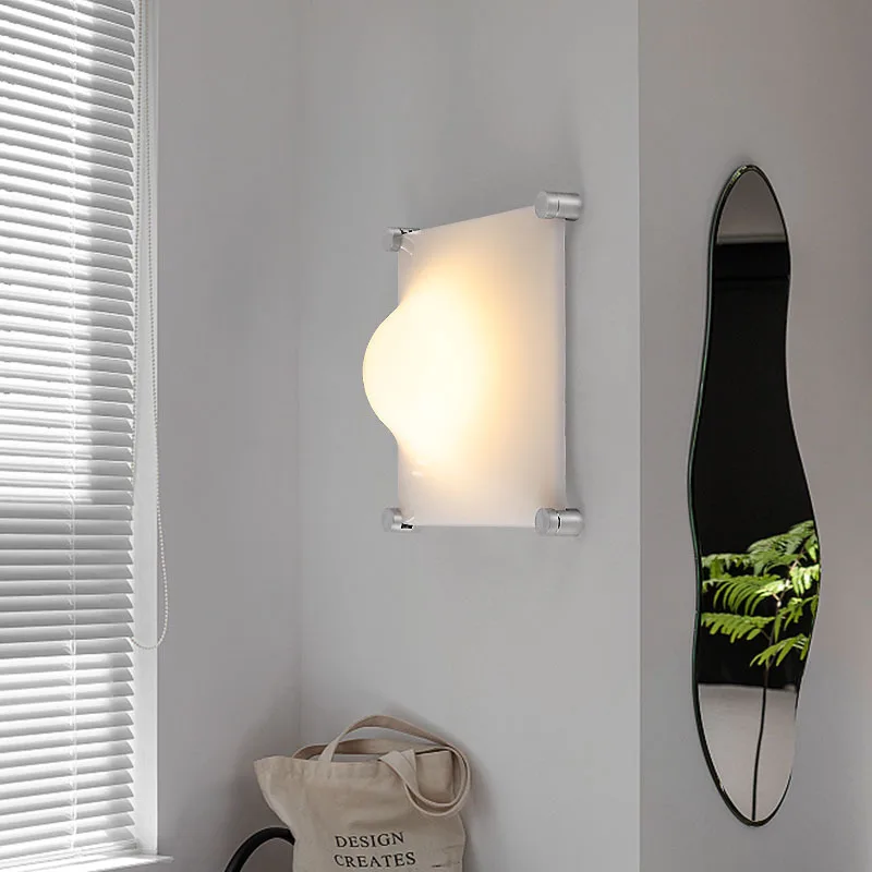 Weiße Acryl-Wandleuchte für Schlafzimmer – Belisara