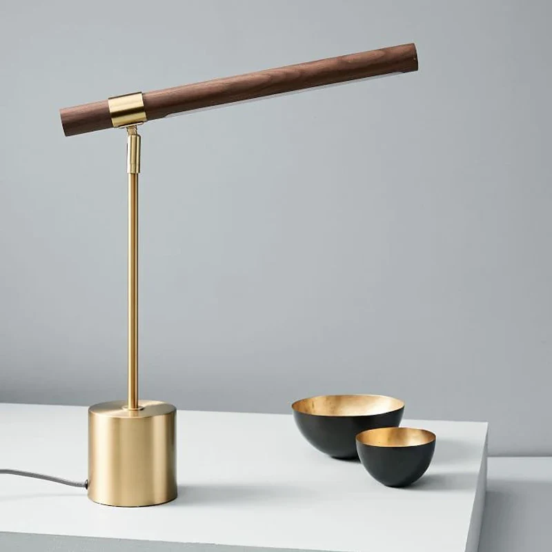 Minimalistische LED-Nachttischlampe aus Bambus und Eisen – Helios