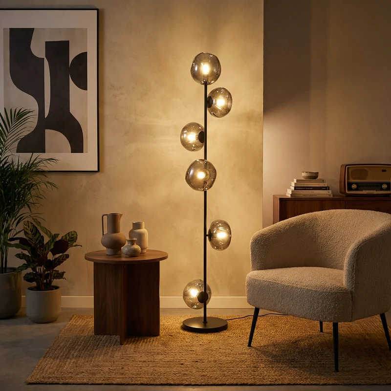 Schicke Stehlampe mit beruhigender Atmosphäre für modernes Interieur – Lushia