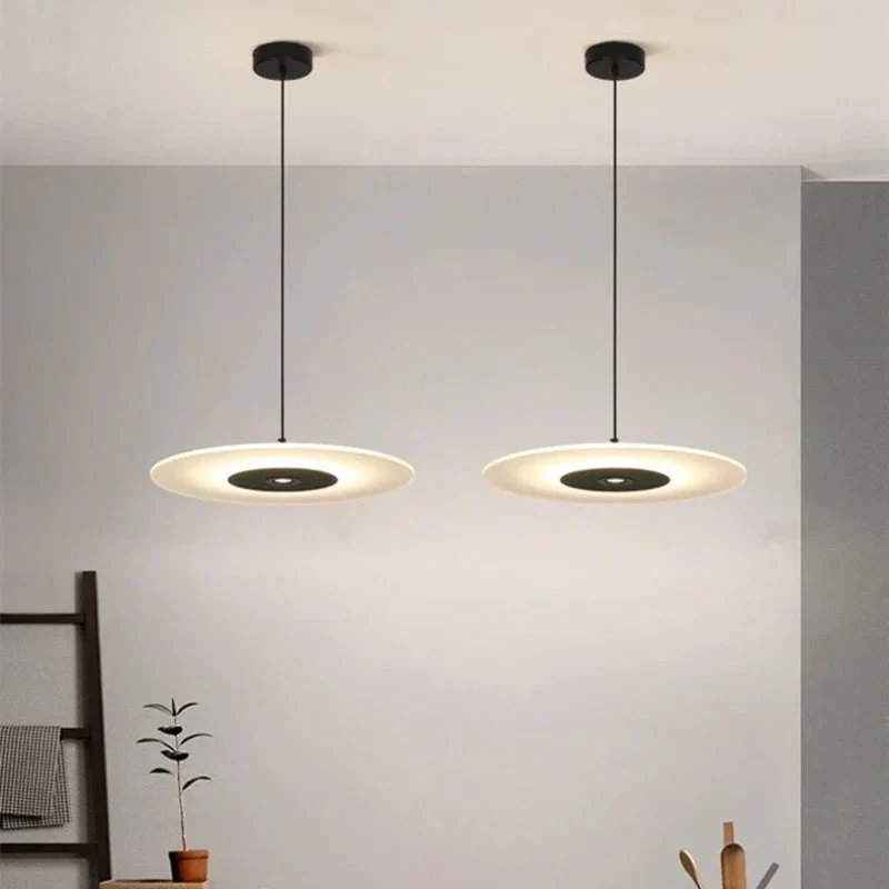 Moderne Hängelampe Grafischer Stil Funktionale Eleganz – Disque Éclipse
