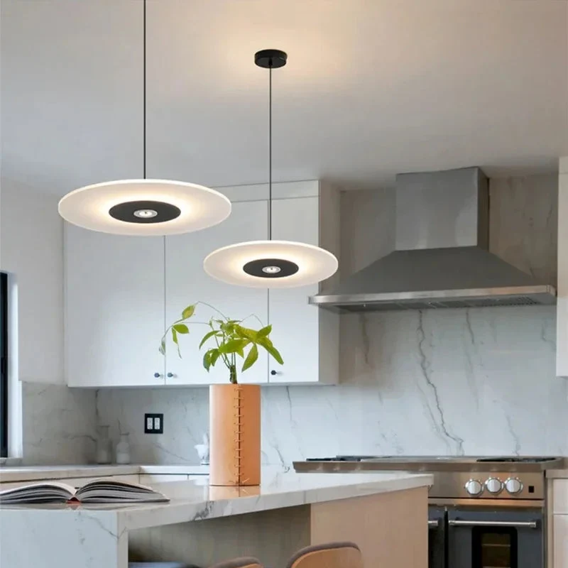 Moderne Hängelampe Grafischer Stil Funktionale Eleganz – Disque Éclipse