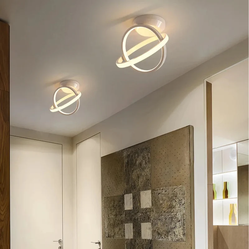 Moderne Deckenleuchte im Ringdesign für den Flur