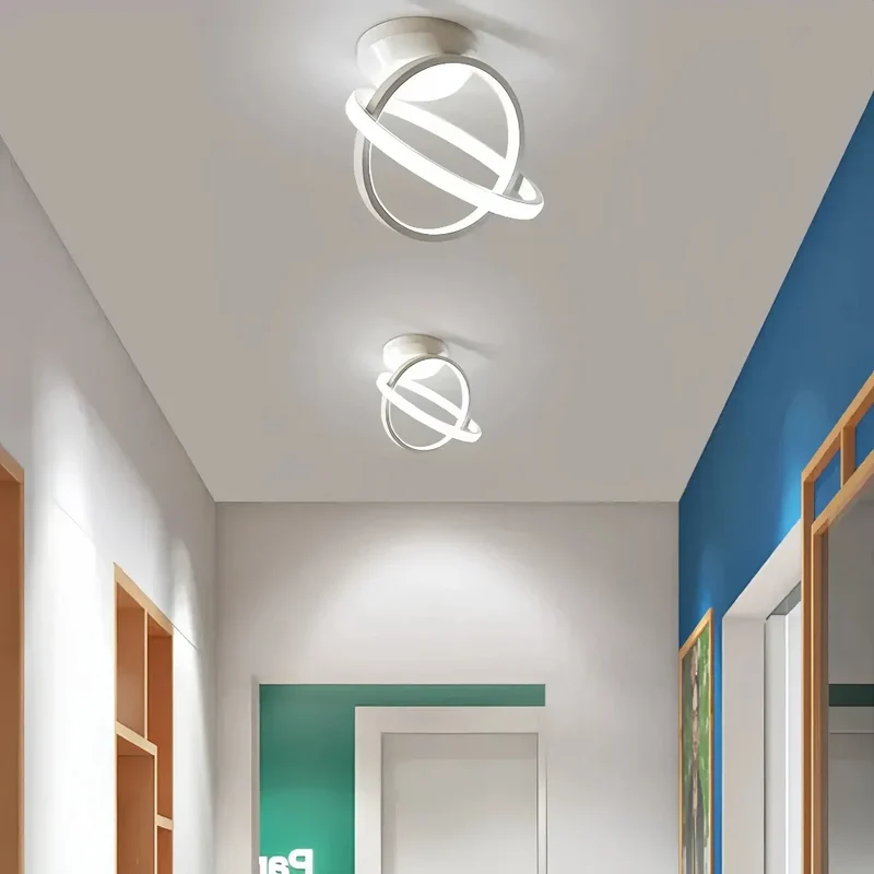 Moderne Deckenleuchte im Ringdesign für den Flur