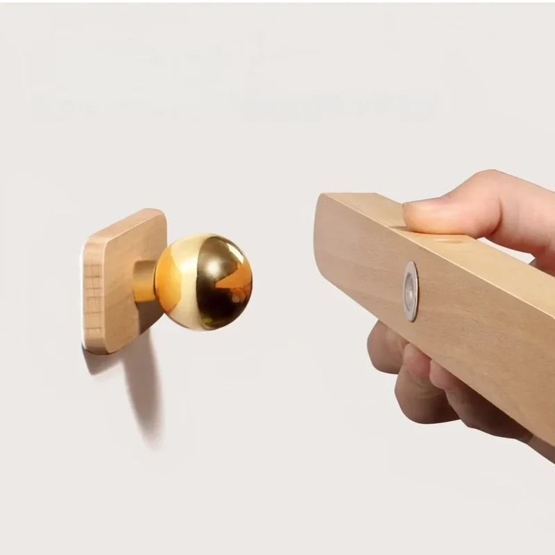Kabellose Holz-Wandleuchte mit Akku & USB-Aufladung fürs Schlafzimmer