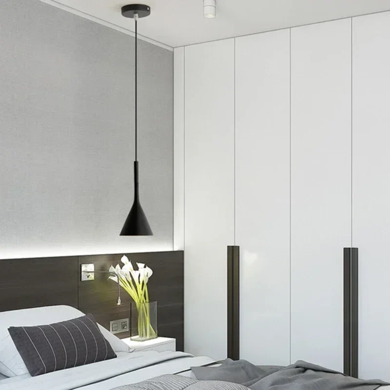Konische Pendelleuchte aus Aluminium – Elancia
