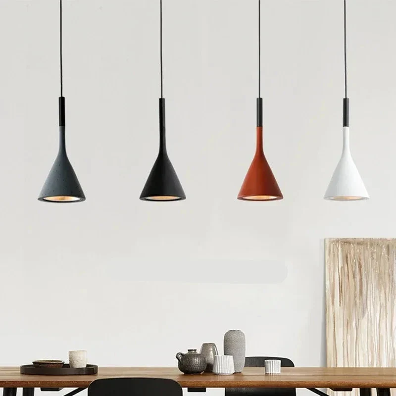 Konische Pendelleuchte aus Aluminium – Elancia