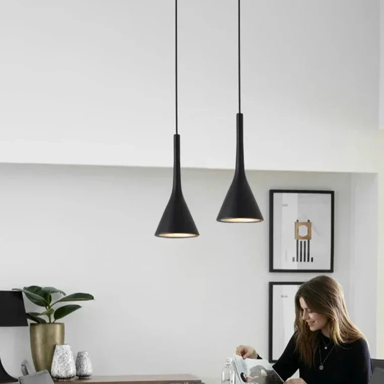 Konische Pendelleuchte aus Aluminium – Elancia