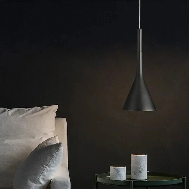 Konische Pendelleuchte aus Aluminium – Elancia