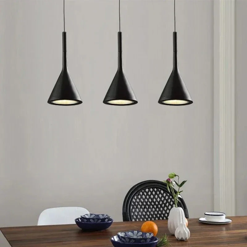 Konische Pendelleuchte aus Aluminium – Elancia