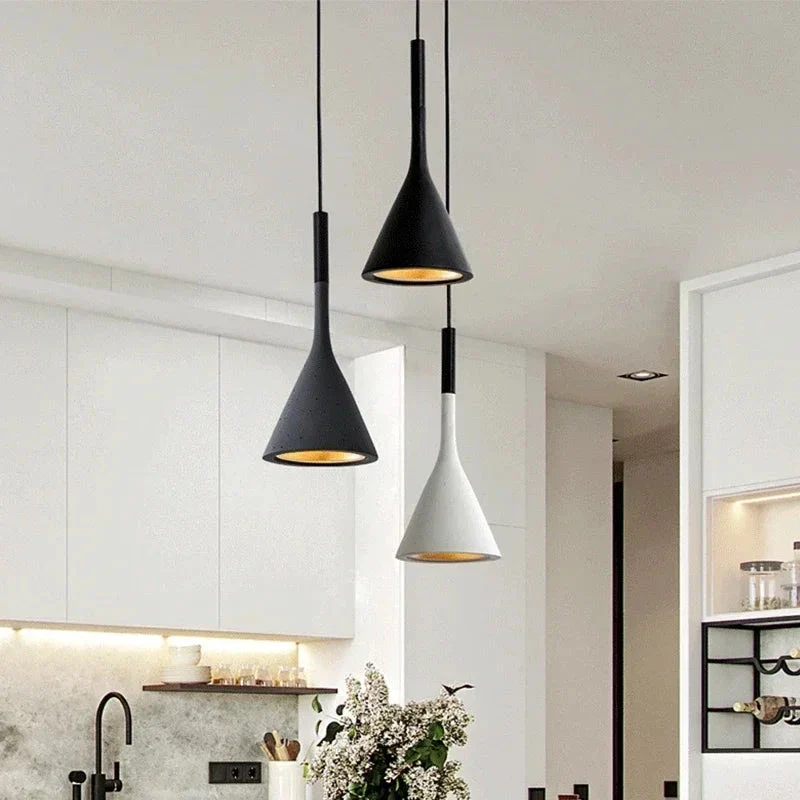 Konische Pendelleuchte aus Aluminium – Elancia