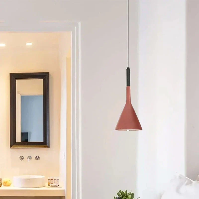 Konische Pendelleuchte aus Aluminium – Elancia