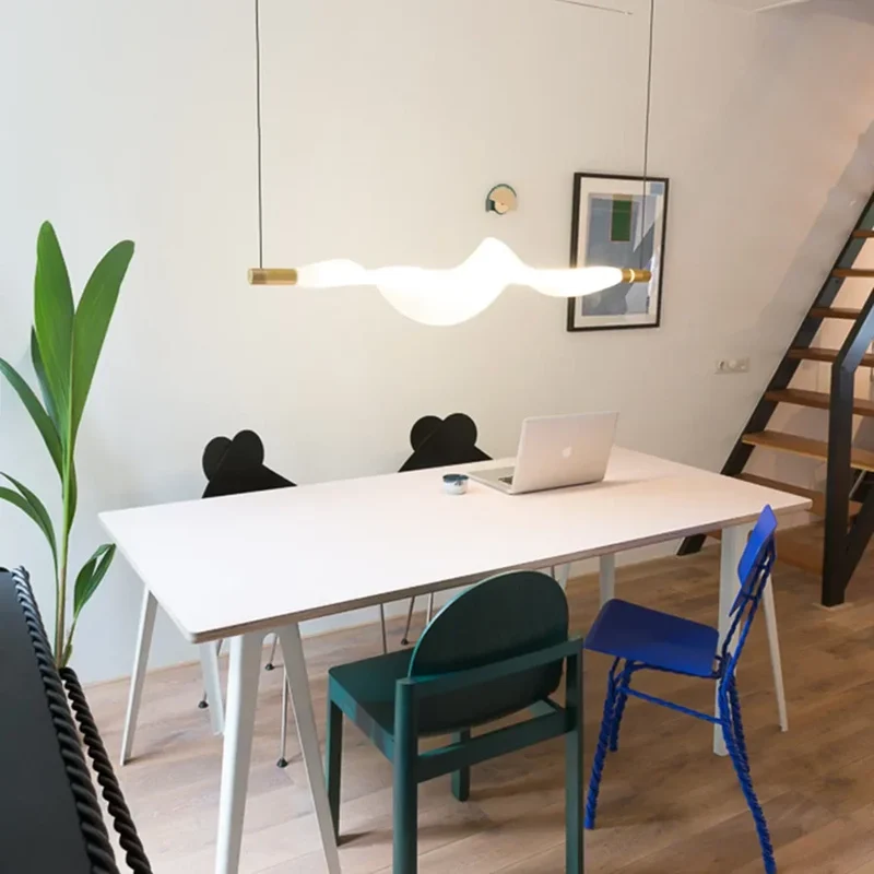 Vielseitige LED-Hängeleuchte im raffinierten, modernen Stil – Virevolte
