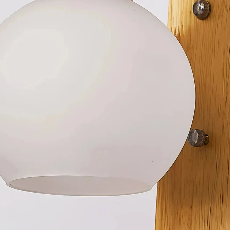 Wandleuchte skandinavisch aus Glas und Holz für Schlafzimmer
