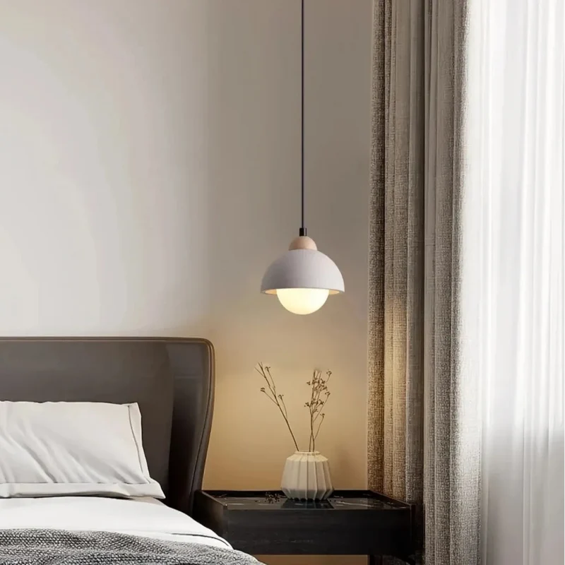 Skandinavische Pendelleuchte in Sandstein-Optik für das Schlafzimmer