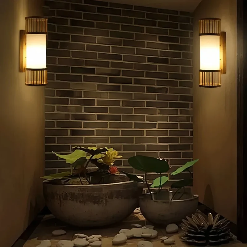 Geflochtene Bambus-Wandleuchte im Japandi-Stil für das Esszimmer