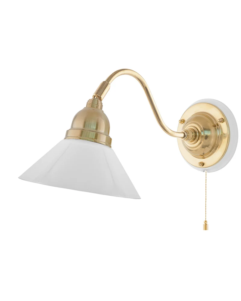 Vägglampa - Runeberg mässing, vit skomakarskärm
