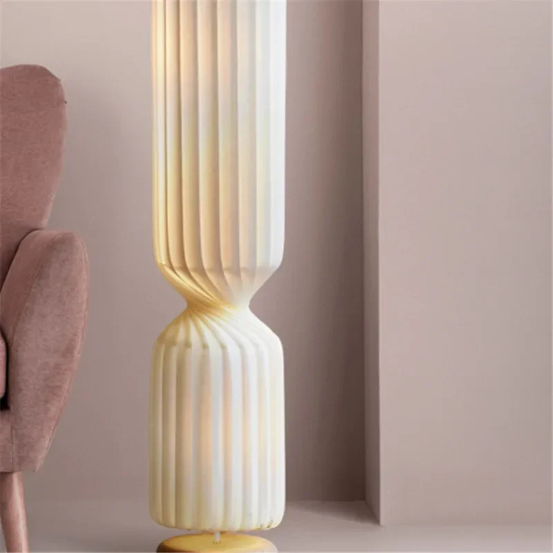 Moderner, schlanker & eleganter Stehlampe – Erida