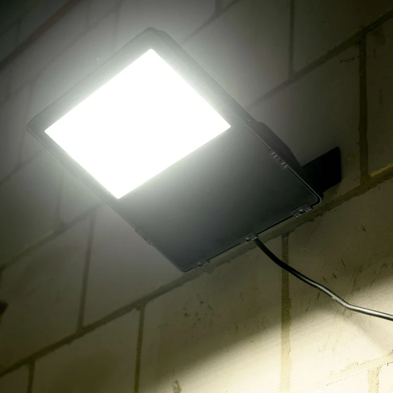 Außen-LED-Strahler 100 Watt CREE 16.000lm IP66 neutralweiß Korrosivität C4 - LED's Light Pro