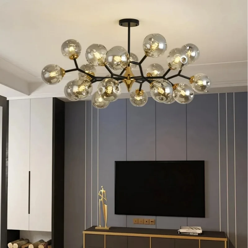 Moderner LED-Kronleuchter mit Glaskugeln für Wohnzimmer