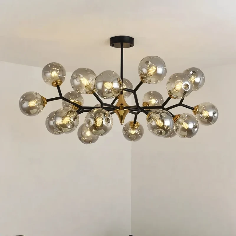 Moderner LED-Kronleuchter mit Glaskugeln für Wohnzimmer