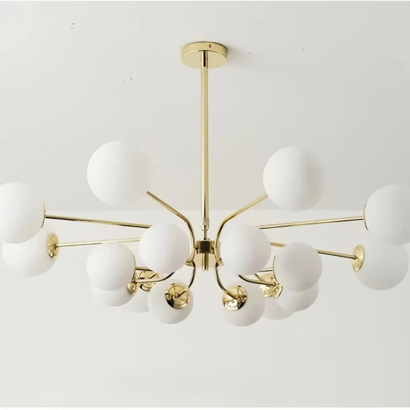 Moderner Kronleuchter im Opalglas Kugeldesign für Wohnzimmer