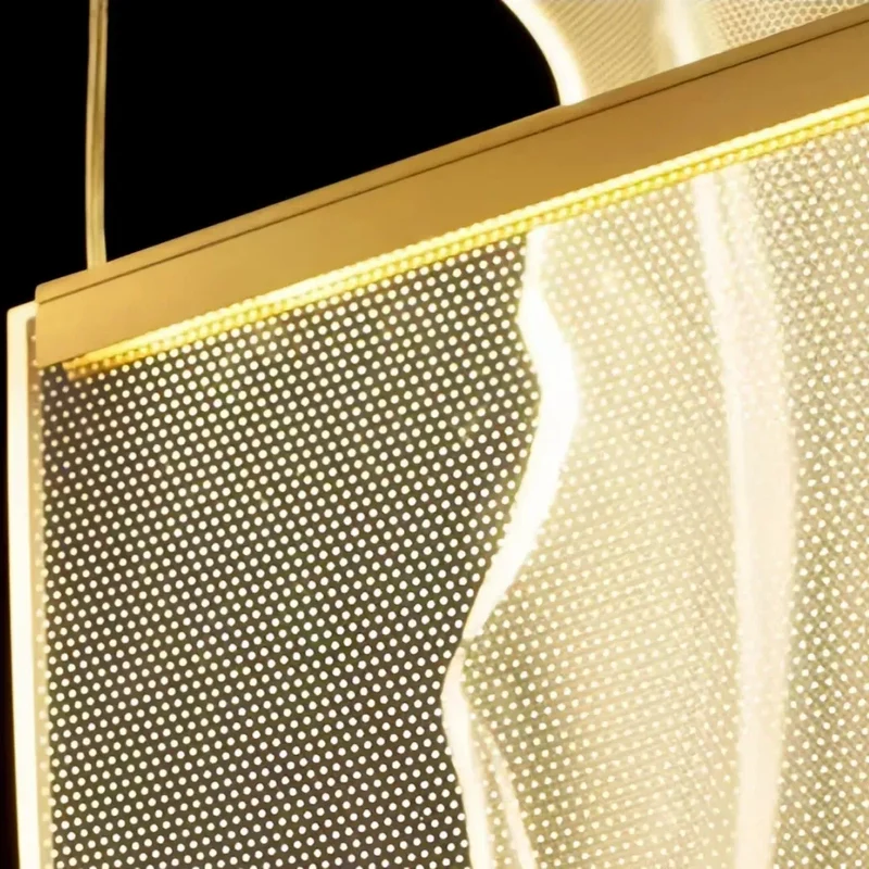 Moderner langer Kronleuchter in Gold fürs Wohnzimmer