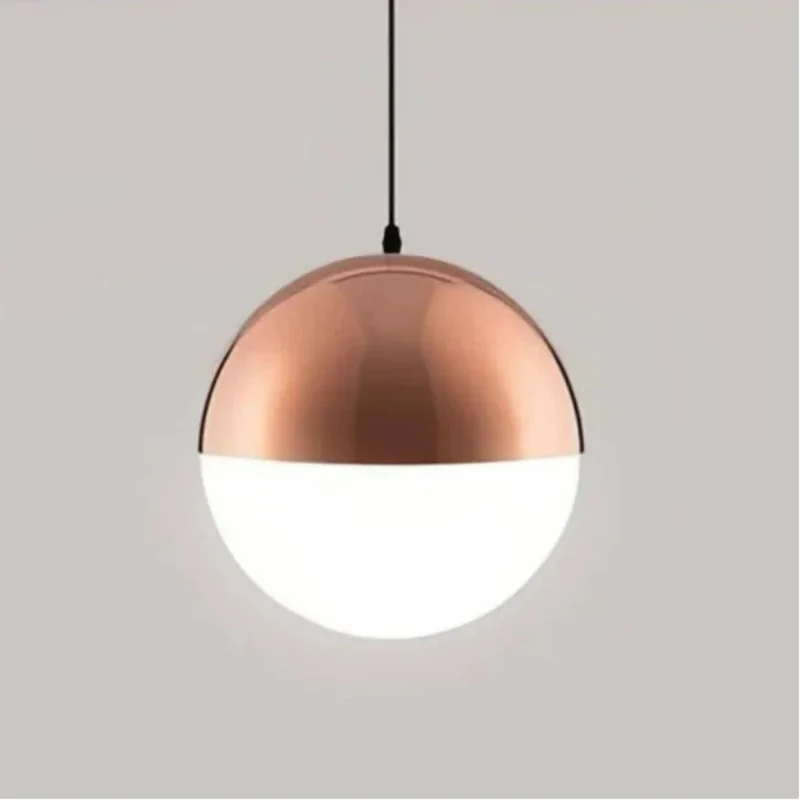 Moderne Glaskugel-Pendelleuchte für das Esszimmer