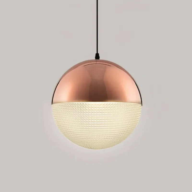 Moderne Glaskugel-Pendelleuchte für das Esszimmer