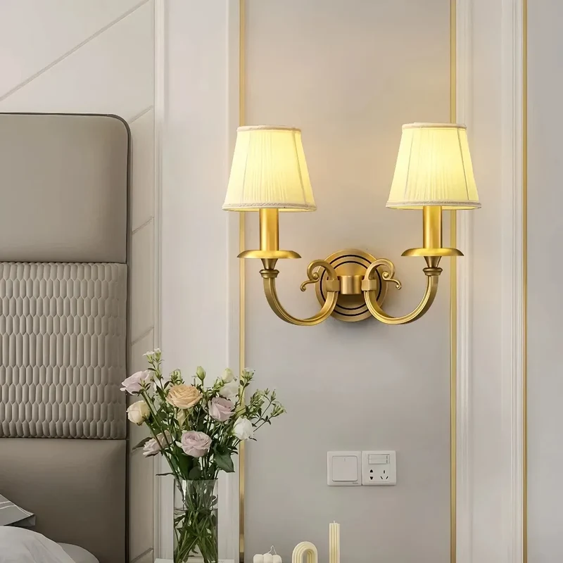 Vintage Wandleuchte aus Metall mit Stoffschirm fürs Wohnzimmer