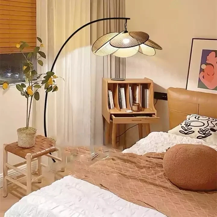 Stehlampe mit Zeitlosem Design für modernes Interieur – Novela