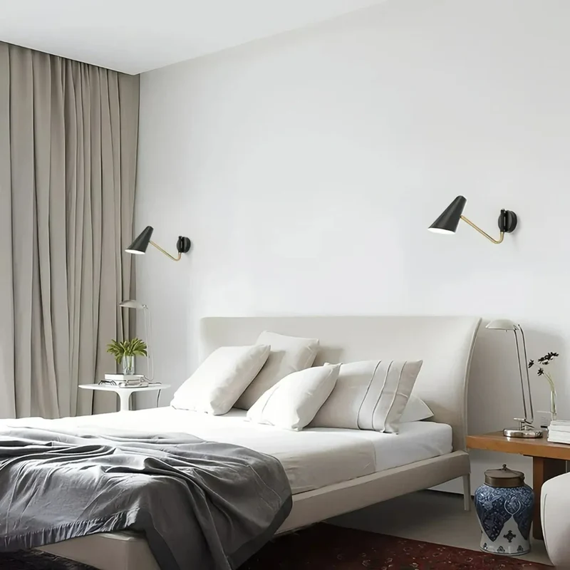 Schwenkbare Wandleuchte mit Gelenkarm für Schlafzimmer