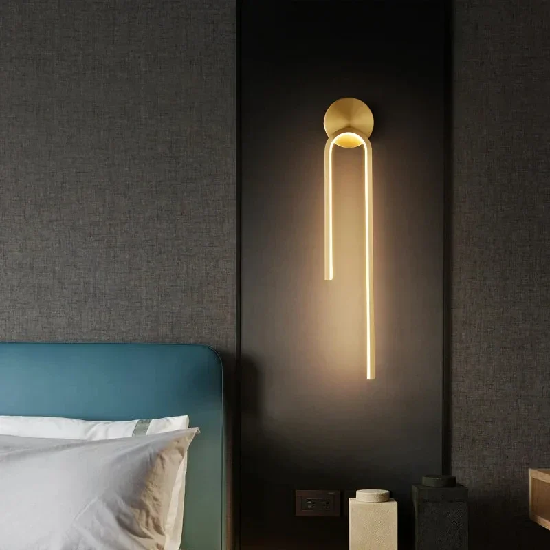 Moderne LED-Wandleuchte aus Metall, nach unten gerichtet – Saline